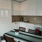 Appartement Avec Cour Privative